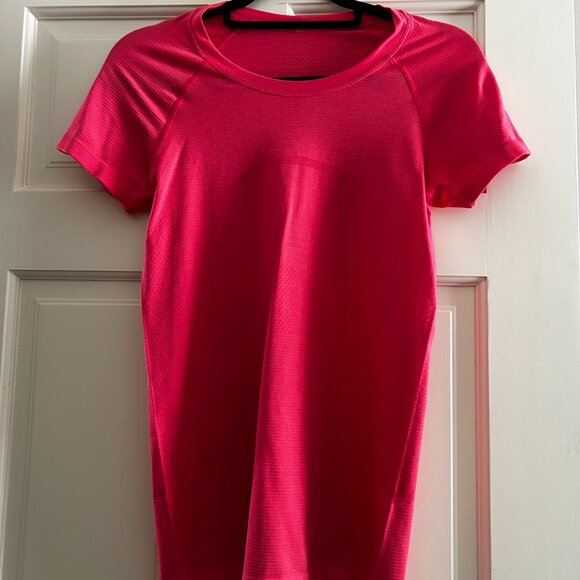 Lululemon Swiftly Tech Short-Sleeve Shirt 2.0 Lip Gloss / Lip Gloss - Picture 4 of 8
